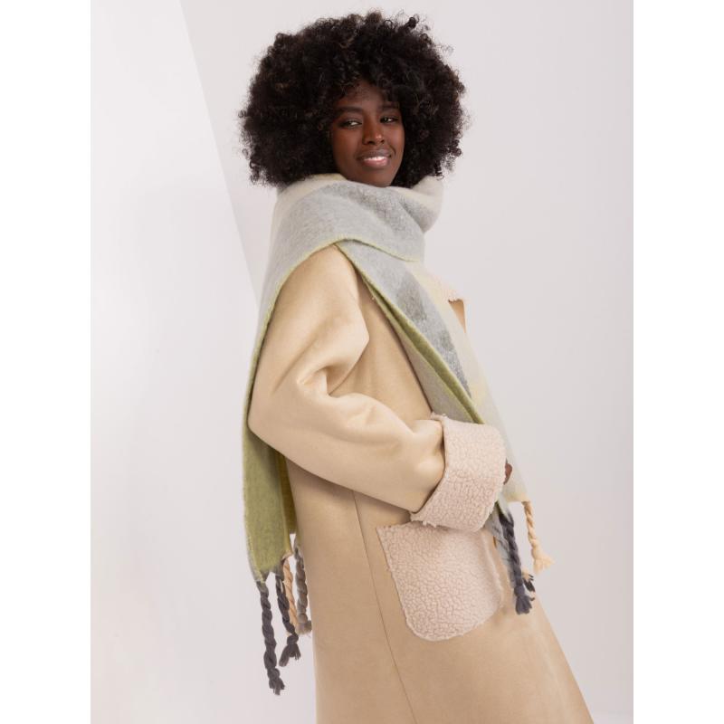 Dámsky šál s strapcami GIVA svetlozelená