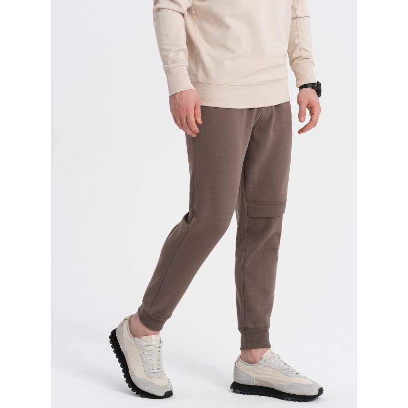 Férfi tréningnadrág steppeléssel és cipzárral a lábán V4 OM-PASK-0147 barna OM-PASK-0147