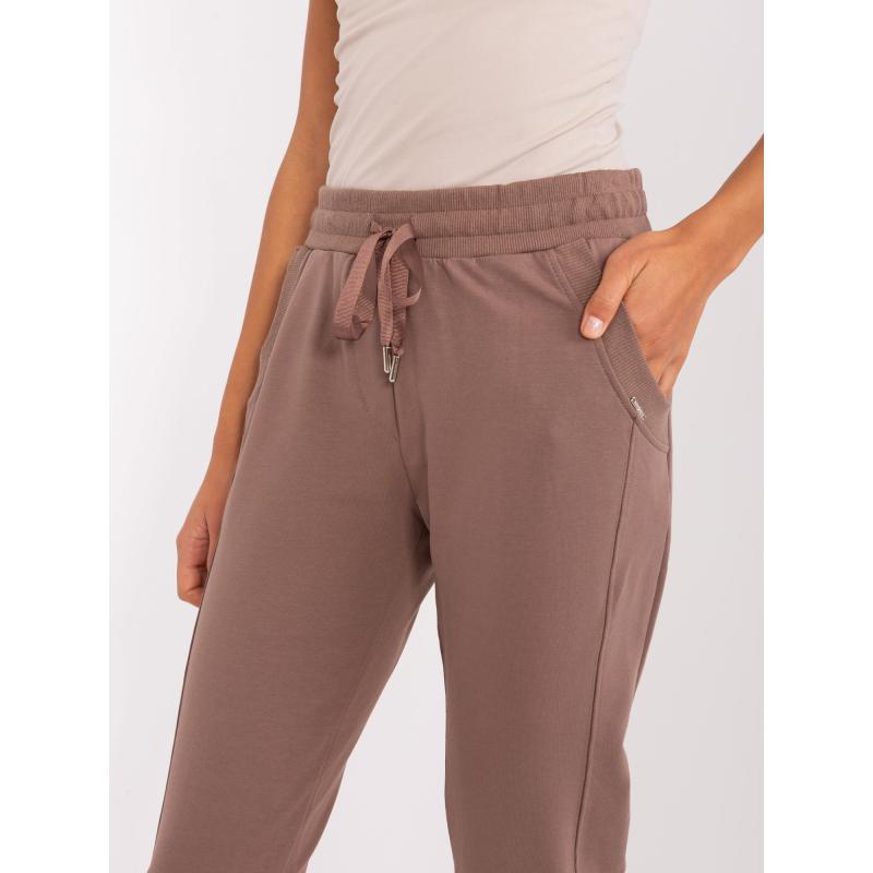 Dámske základné tepláky s vreckami APRILIA hnedé