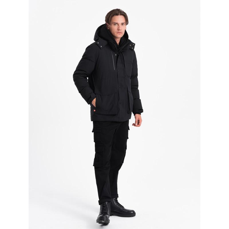Pánska zimná bunda s odopínateľnou kapucňou a cargo vreckami V3 OM-JAHP-0152 čierna