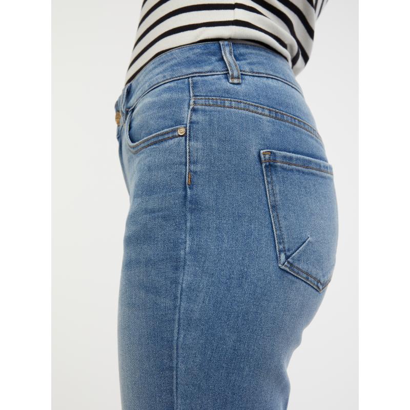 Svetlomodré dámske džínsy rovného strihu