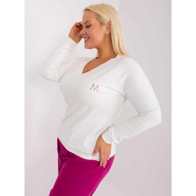 Női plus size blúz bordázott szegéllyel MITA ekrü színben