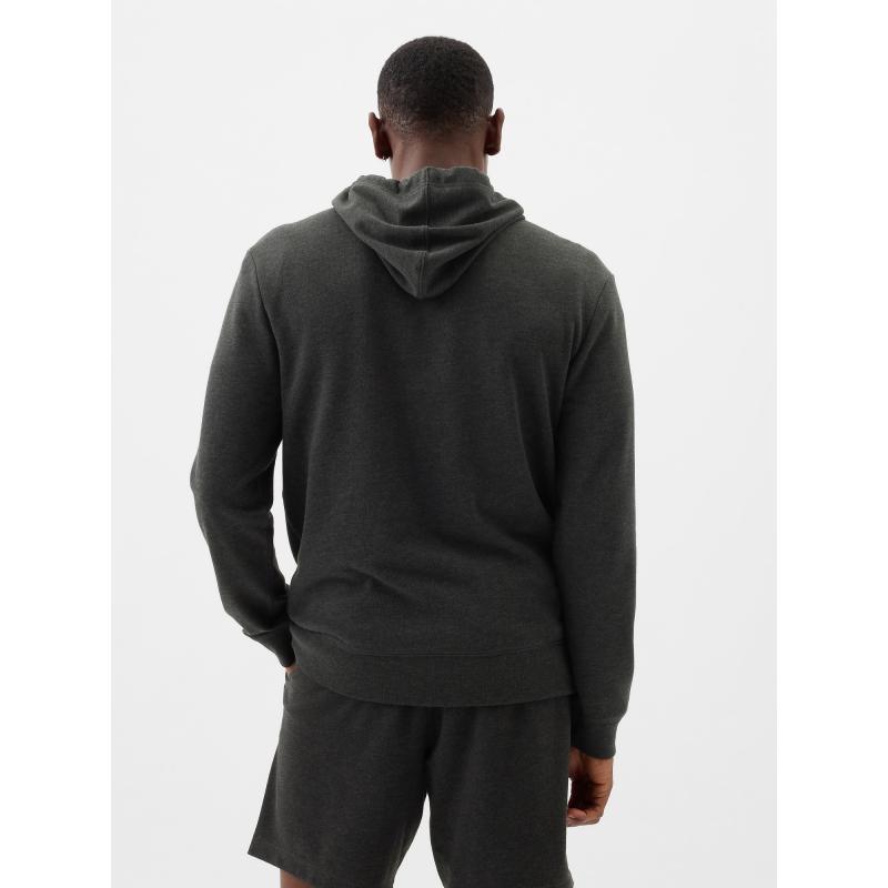 Kapucnis pulóver logóval és kapucnival