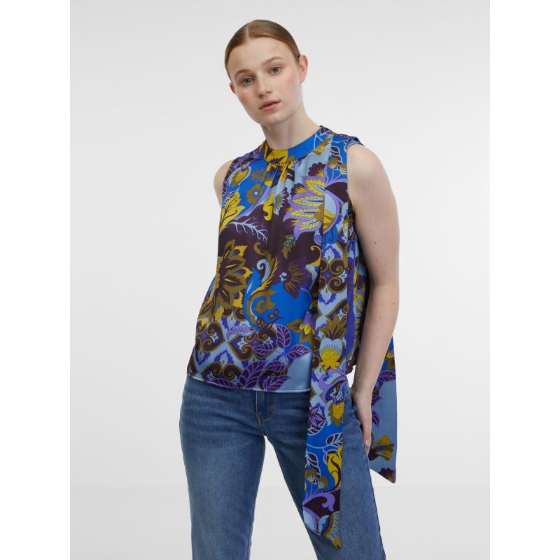 Modrá dámska vzorovaná saténová blúzka