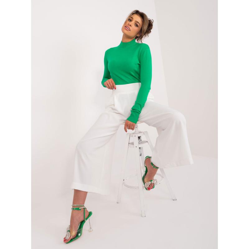 Női garbó FERA zöld színű, testhezálló garbó