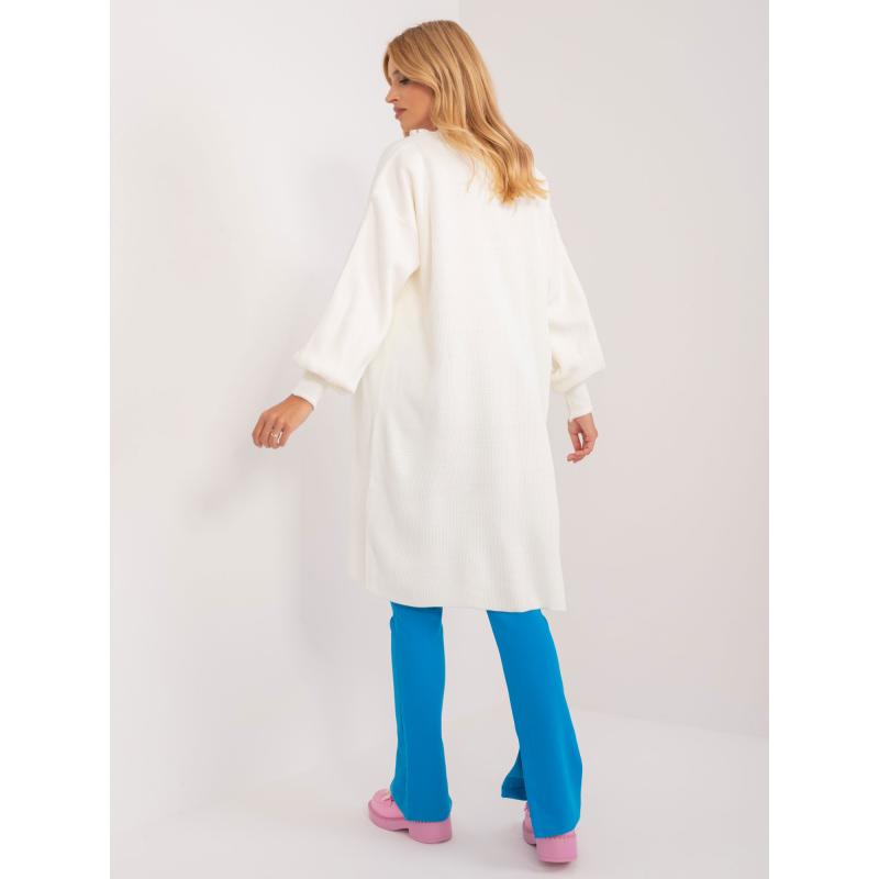 Dámský dlouhý pletený Dámský svetr v barvě ecru s páskem