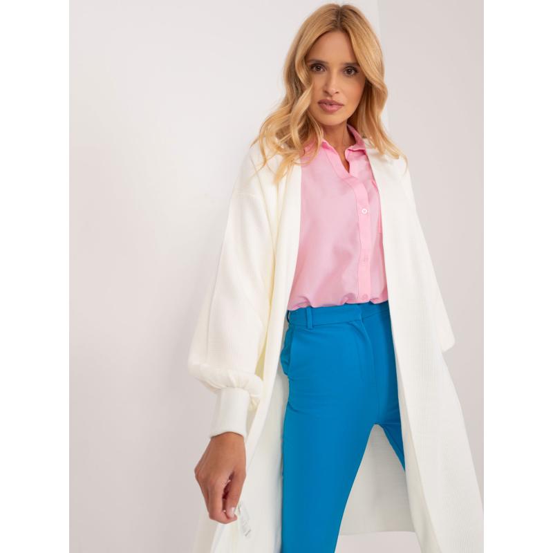 Dámský dlouhý pletený Dámský svetr v barvě ecru s páskem