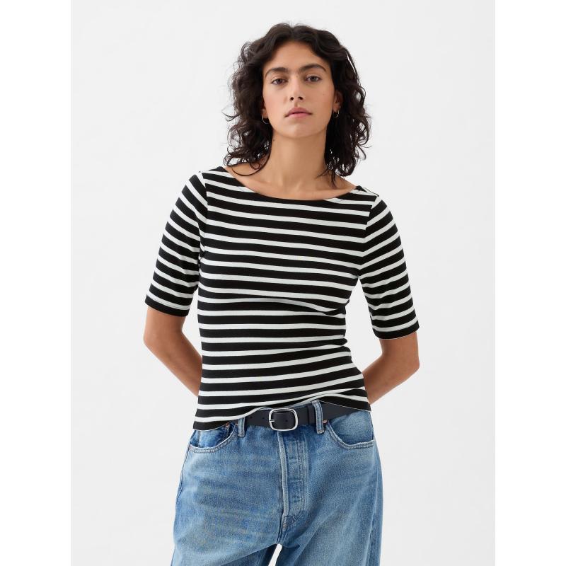 T-shirt cropp nyakkivágással