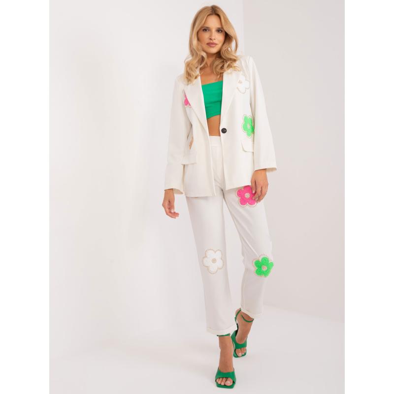 Női kétrészes szett applikációkkal, elegáns POLA ekrü