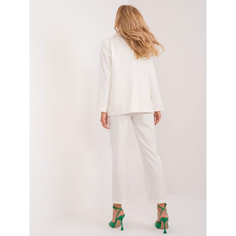 Női kétrészes szett applikációkkal, elegáns POLA ekrü