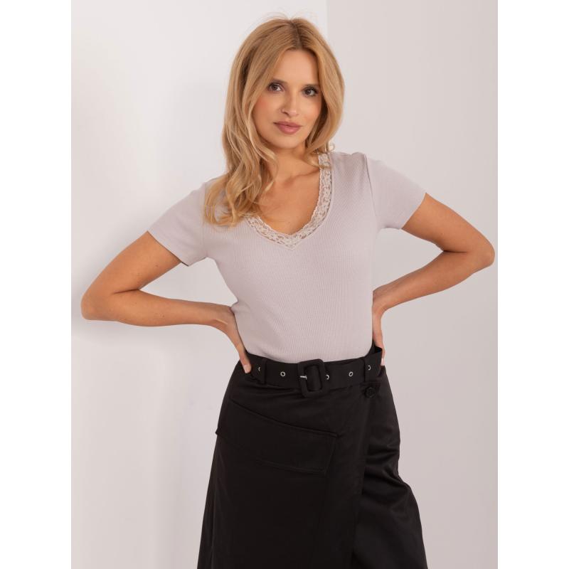 Női blúz csipkével SUBLEVEL bézs