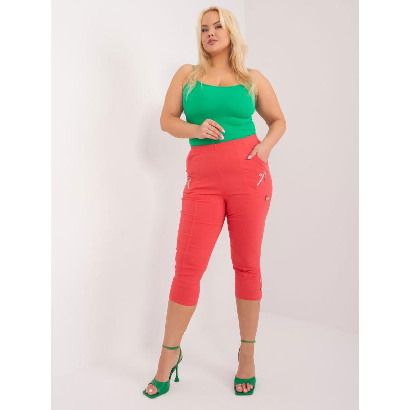 Dámské kalhoty s kapsami 3/4 plus size ROMA korálové 