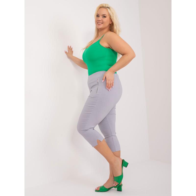 Dámské kalhoty s rozparky 3/4 plus size ROMA světle šedé 