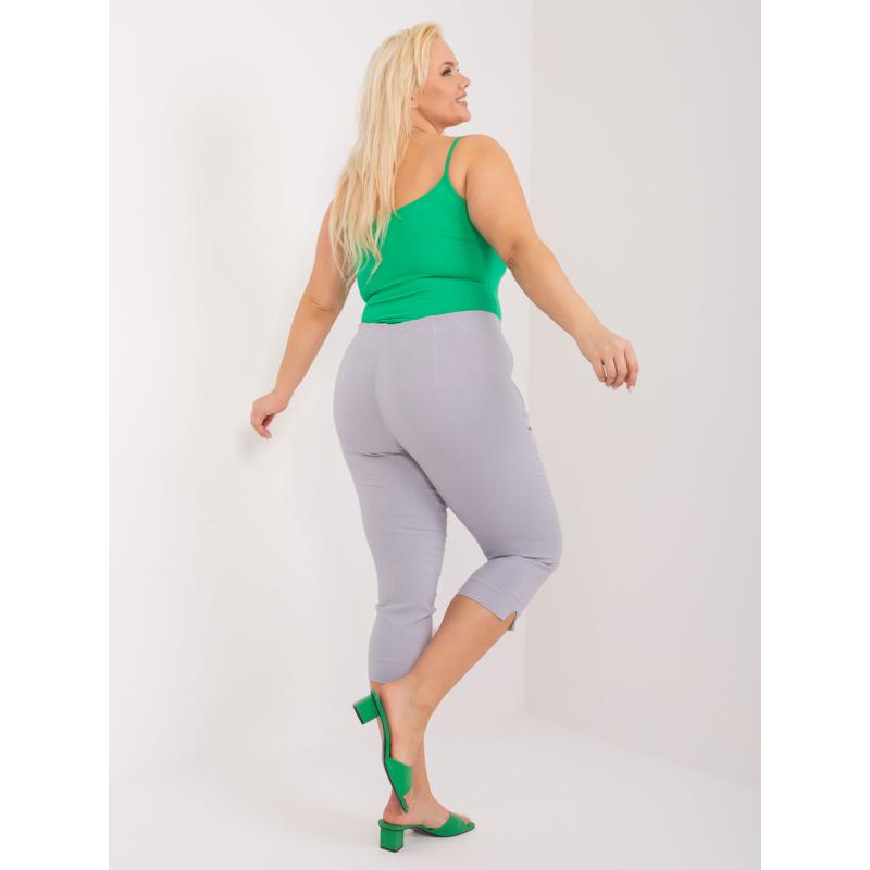 Dámské kalhoty s rozparky 3/4 plus size ROMA světle šedé 