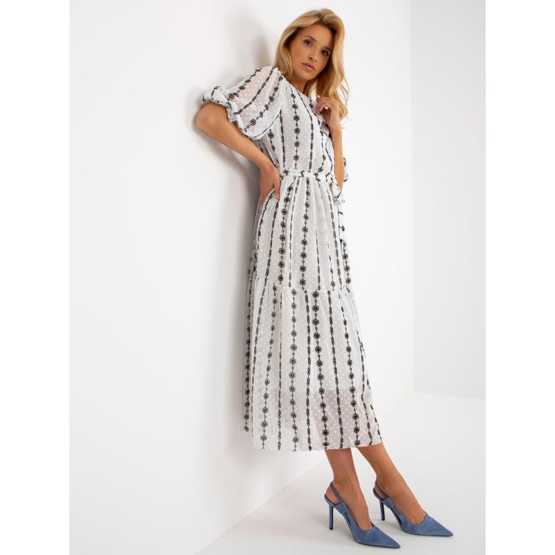 Dámske šaty s volánom čiernobiele