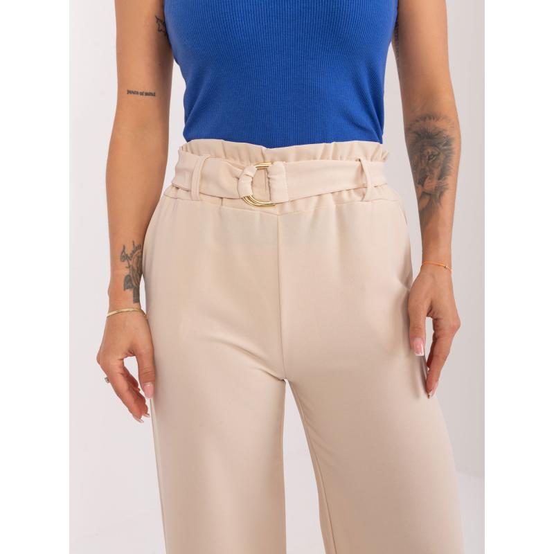 Női nadrág varrással és övvel RUE PARIS világos bézs színben