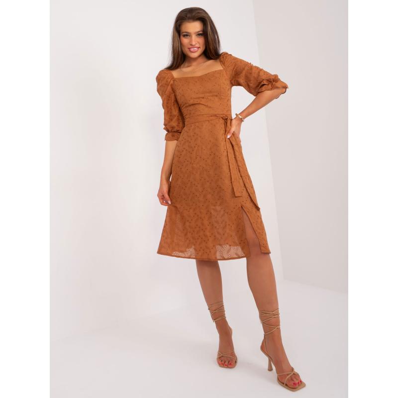 Dámské šaty s výšivkou světle hnědé 