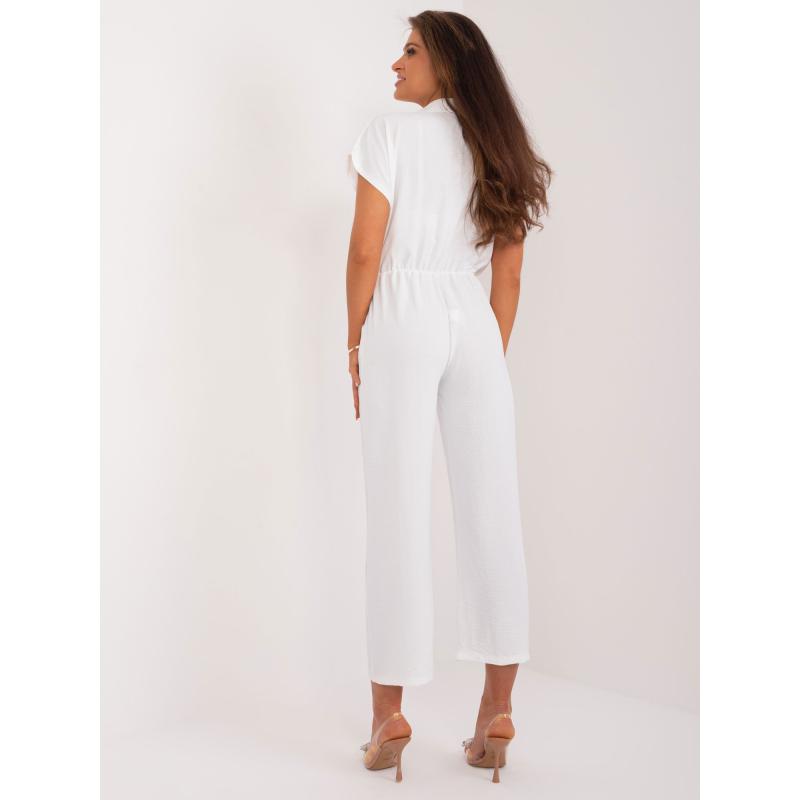 Női öltöny rugalmas derékkal fehér