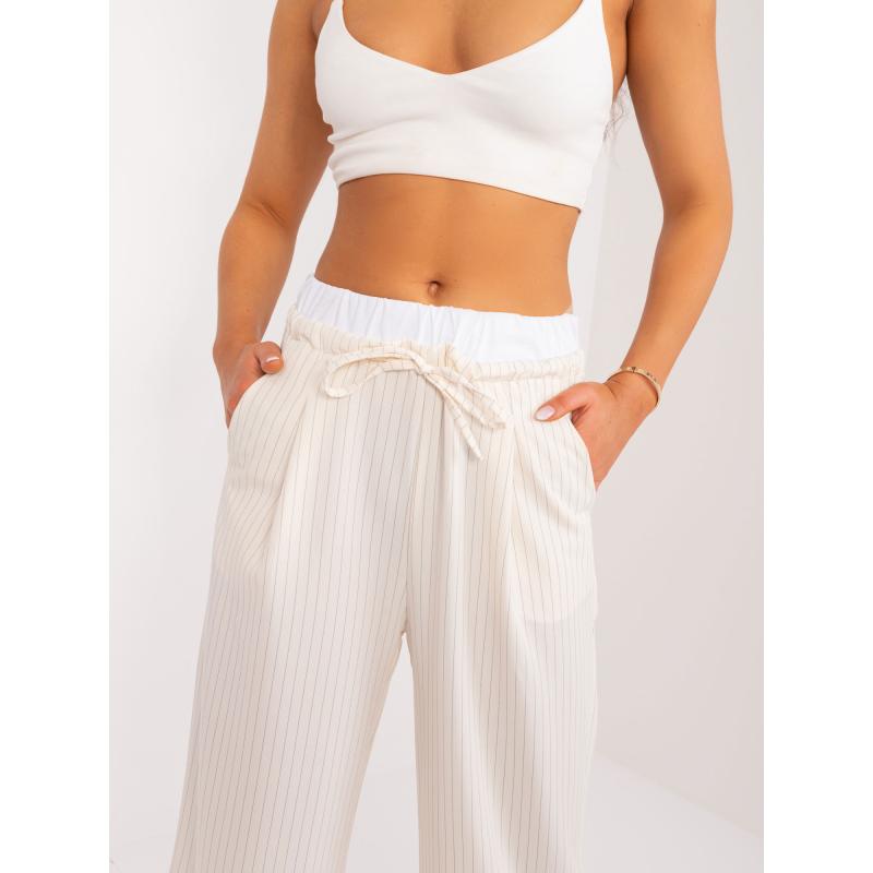 Női öltönynadrág krém