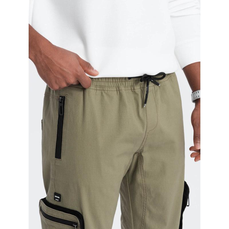 Férfi JOGGER nadrág levehető cipzáras teherszállító zsebekkel világos olívazöld színben