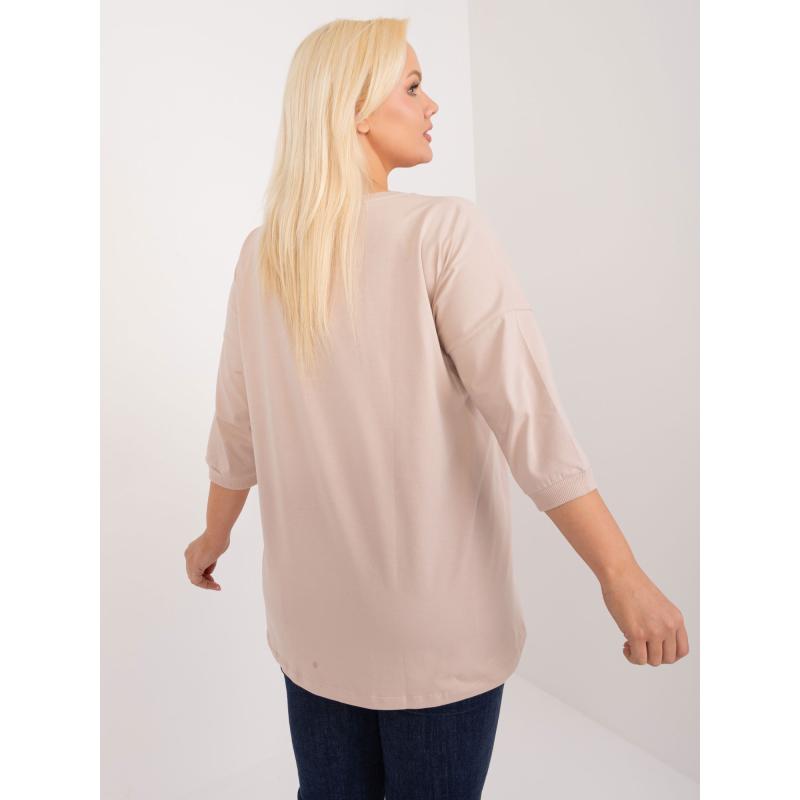 Női plus size blúz felirattal bézs színben