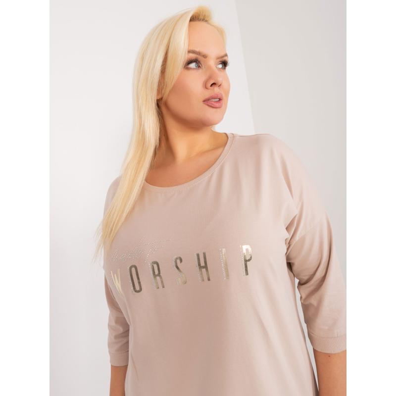 Női plus size blúz felirattal bézs színben