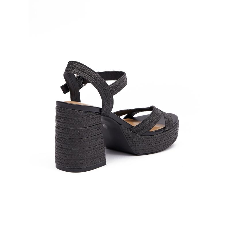 Fekete sarkú szandál nőknek