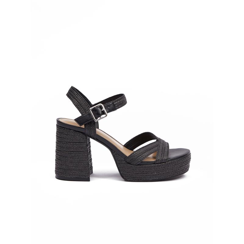 Fekete sarkú szandál nőknek