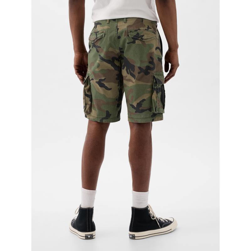 Vzorované nákladné šortky