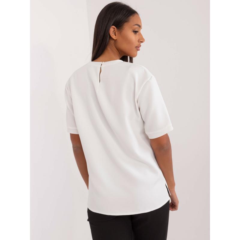 Női blúz virágos applikációval ekrü színben