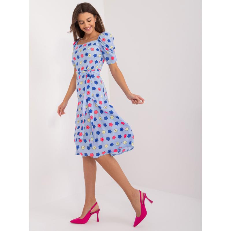 Dámské šaty ke kolenům s květinovým vzorem světle modré 