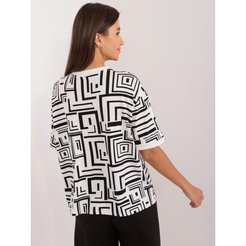 Dámská halenka s ozdobnou květinovou broží ecru