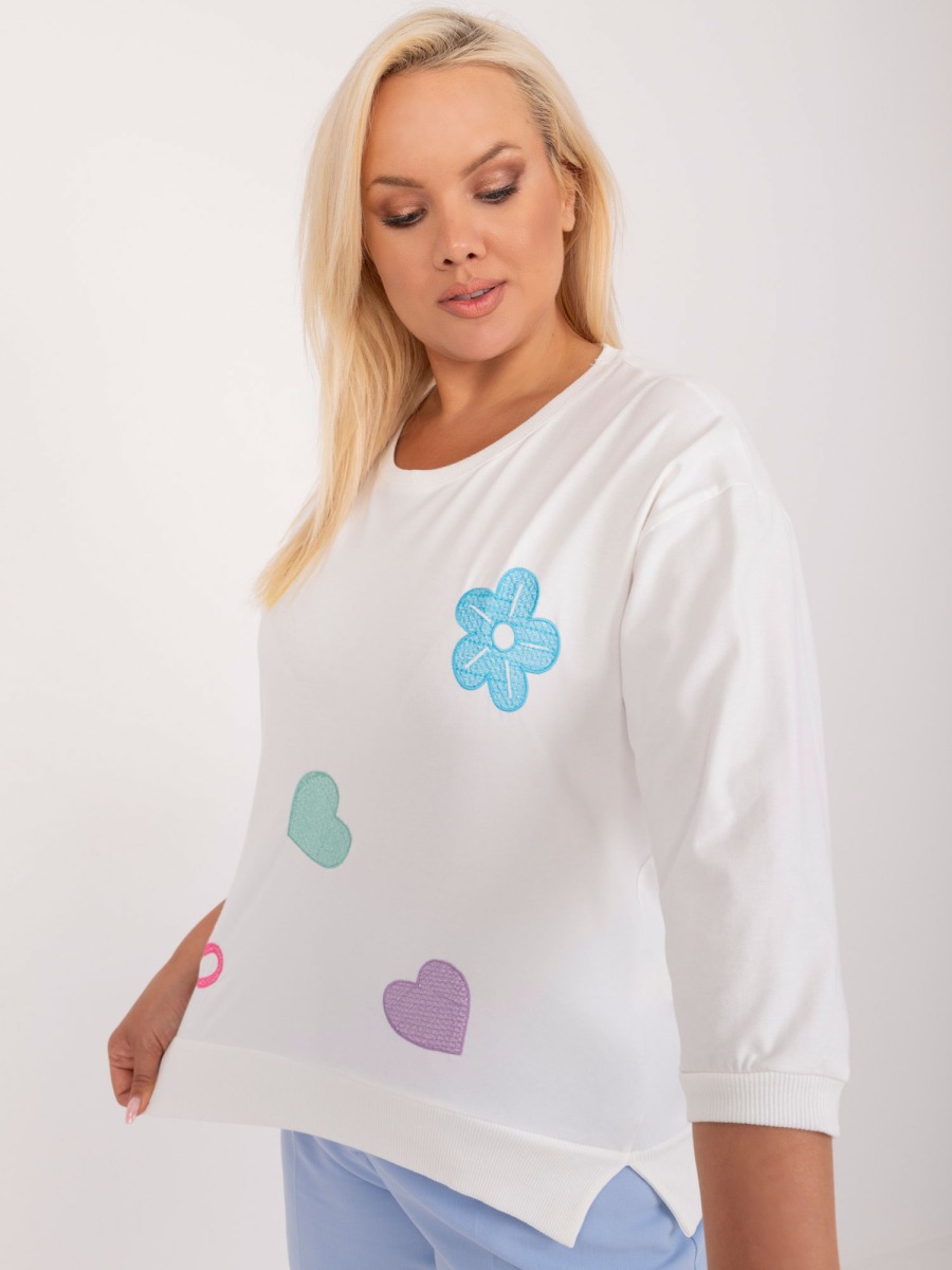 Női plus size blúz hasítékkal ekrü színben