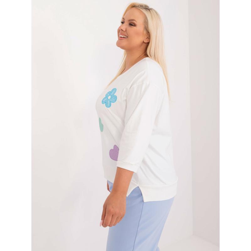 Női plus size blúz hasítékkal ekrü színben