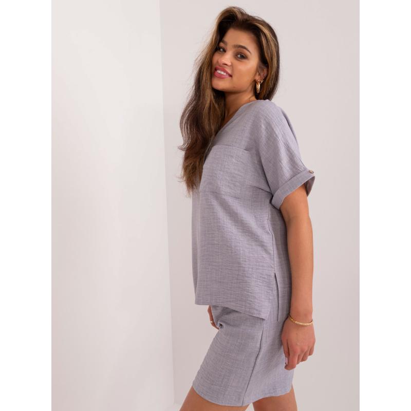 Női plusz méretű blúz és rövidnadrág szürke