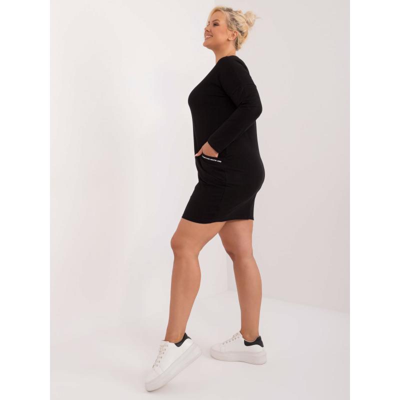 Női ruha felirattal fekete