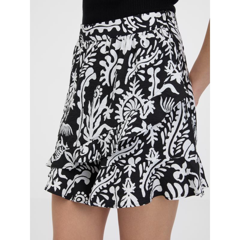 Černé dámské volánové kraťasy