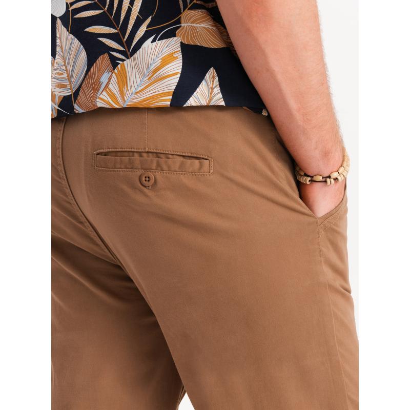 Férfi chino nadrág díszes derékszíjjal barna