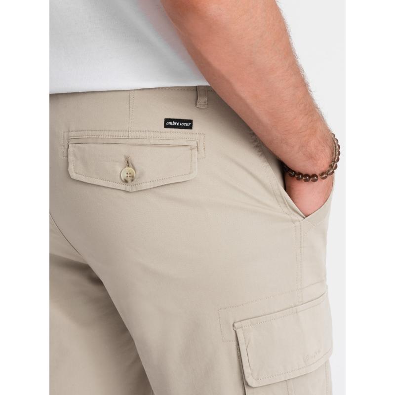 Jednobarevné pánské šortky s cargo kapsami béžové 