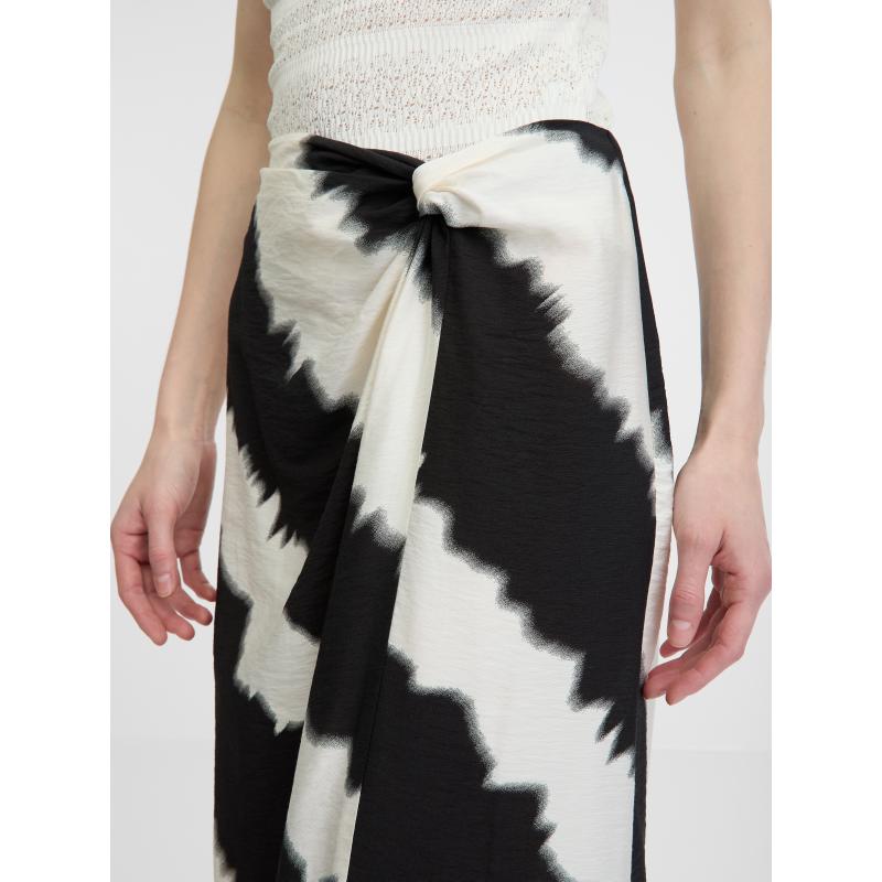 Fehér-fekete női szoknya