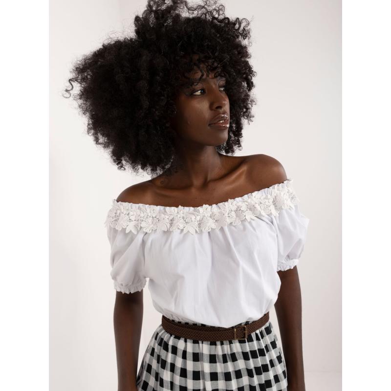 Női ruha spanyol ekrü