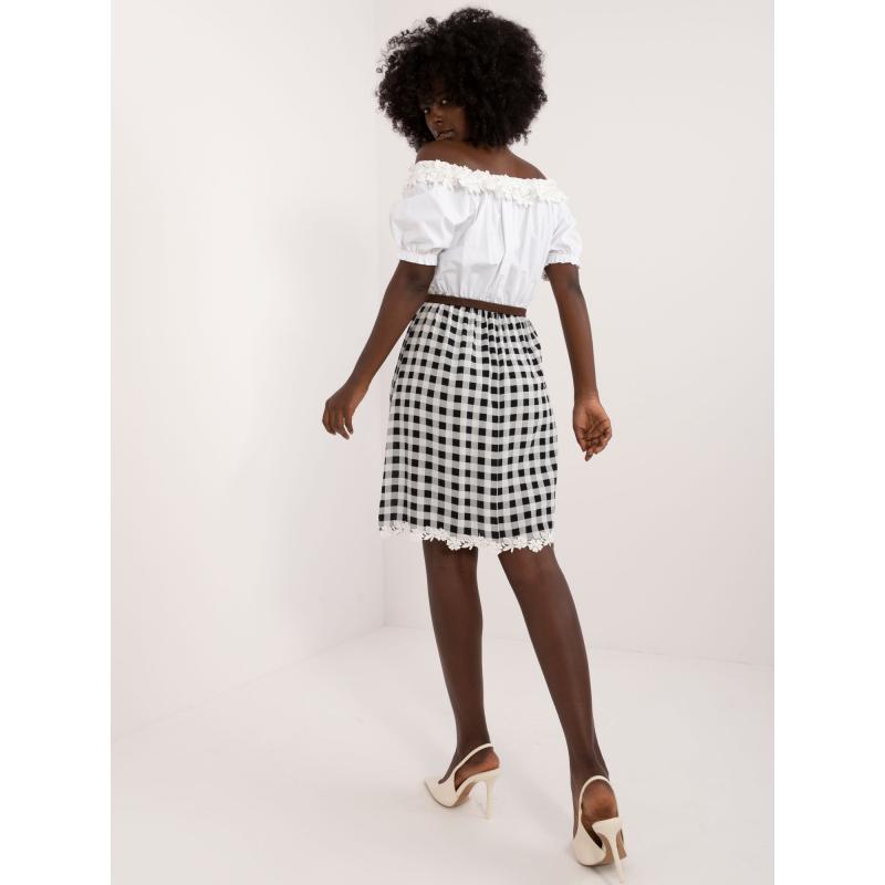 Női ruha spanyol ekrü