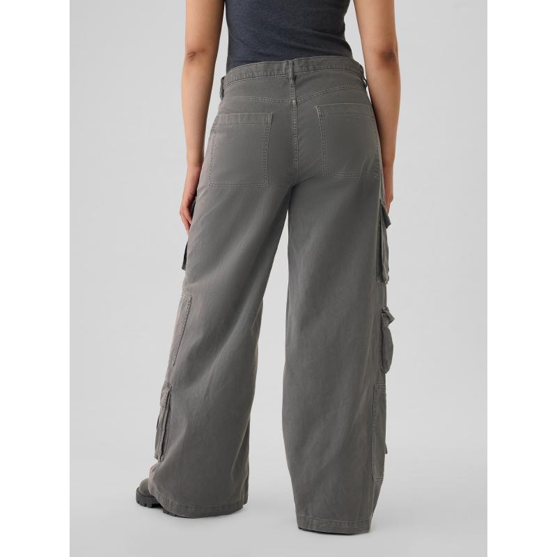 Bő khaki színű Cargo nadrág zsebekkel