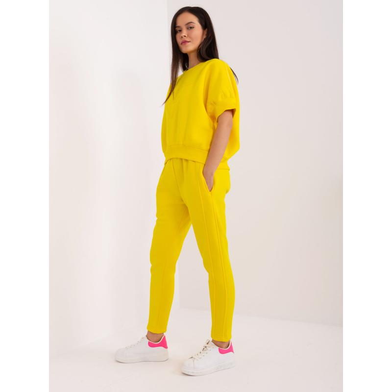 Női melegítőruha rövid ujjú blúzzal sárga