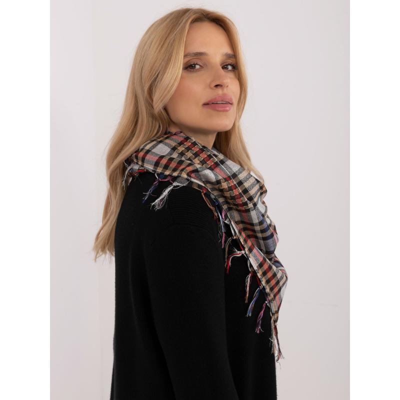 Dámská šála s třásněmi