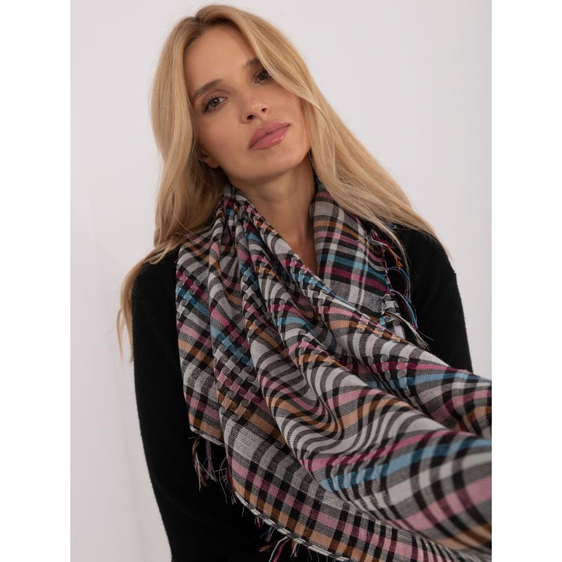 Dámská šála se střapci