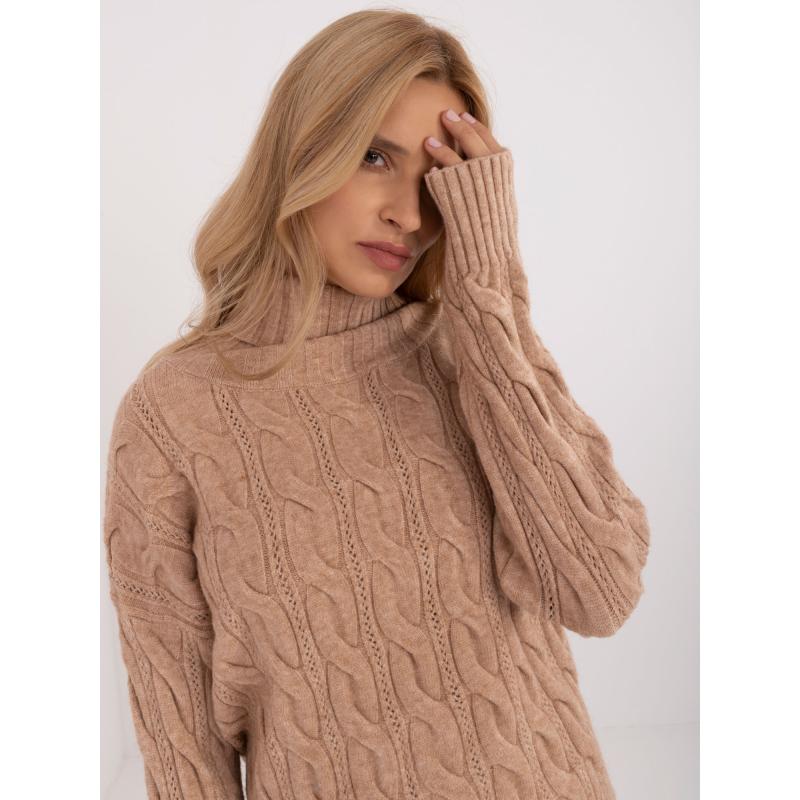 Dámský svetr s volným rolákem a manžetami hnědý