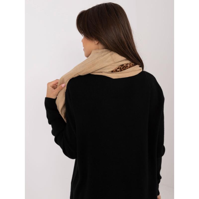 Dámská šála s viskózou světlé barvy