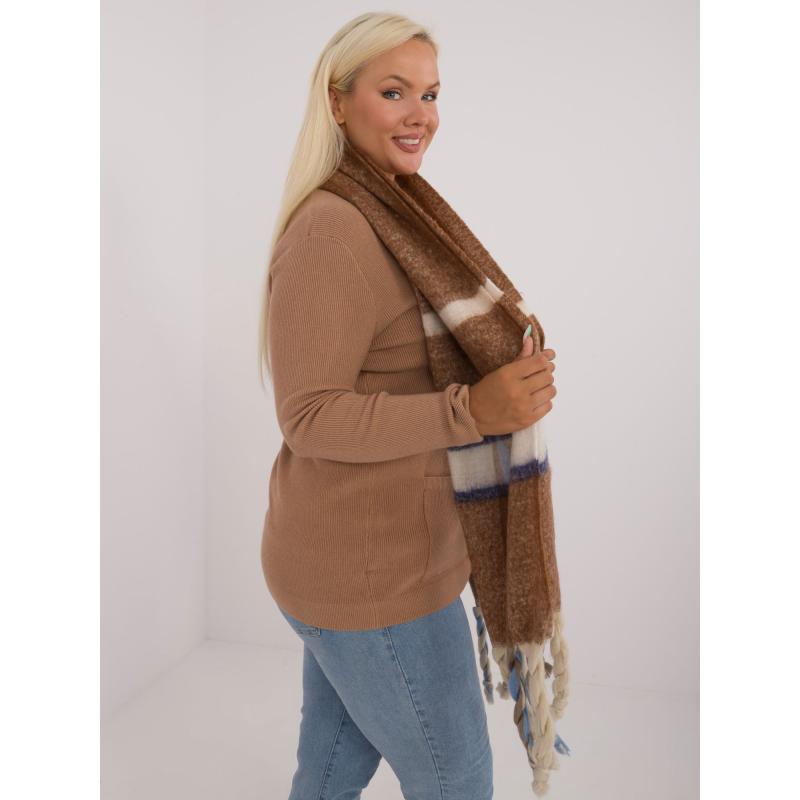Dámský šál z hřejivého kostkovaného úpletu hnědý dlouhý 