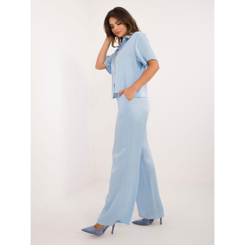 Dámský komplet s košilí lesklý elegantní světle modrý 